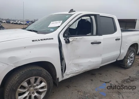 2022 Chevrolet Silverado 1500 Ltd 2Wd Short Bed Custom z USA, uszkodzony, nr VIN 3GCPWBEKXNG144323